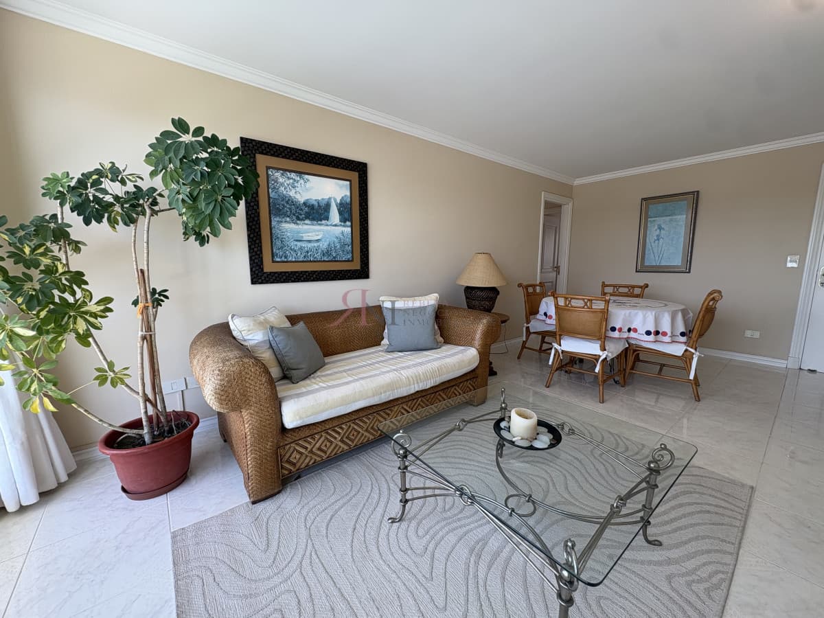 Primera fila al mar , los mejores amenities.									(ref.#4007)