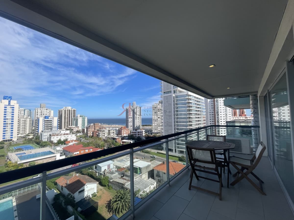 Piso alto, buena vista al mar									(ref.#2859)