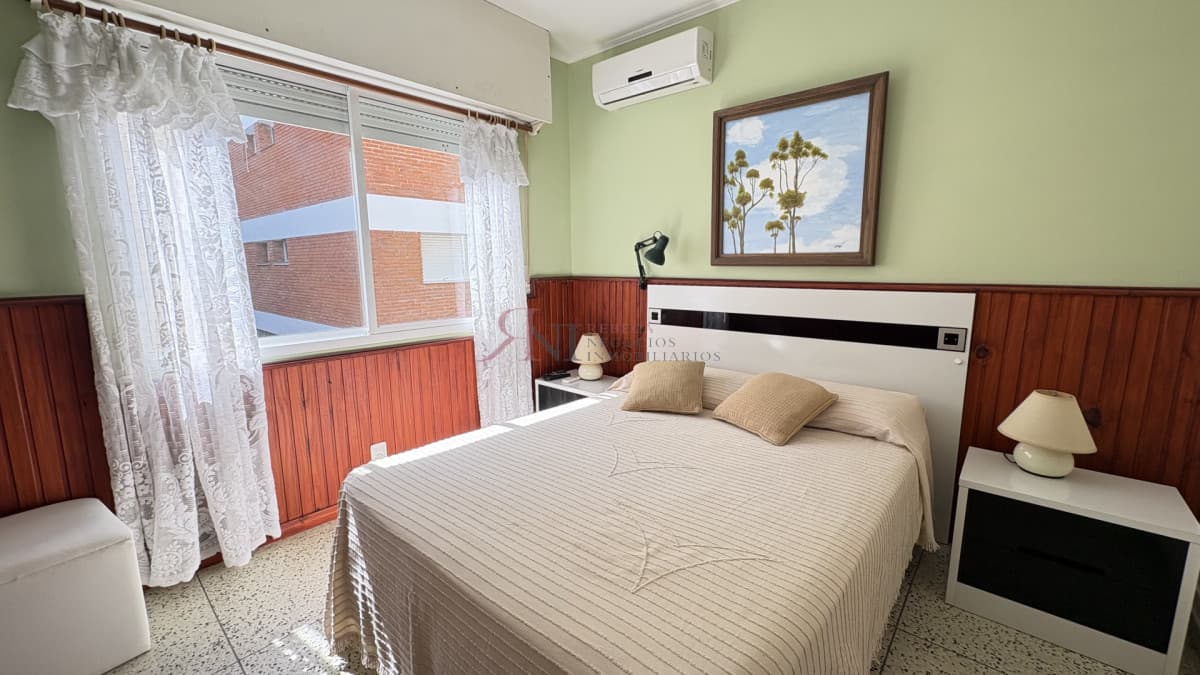 Impecable, capacidad para 4 personas, aire, Wi Fi, garage									(ref.#1541)