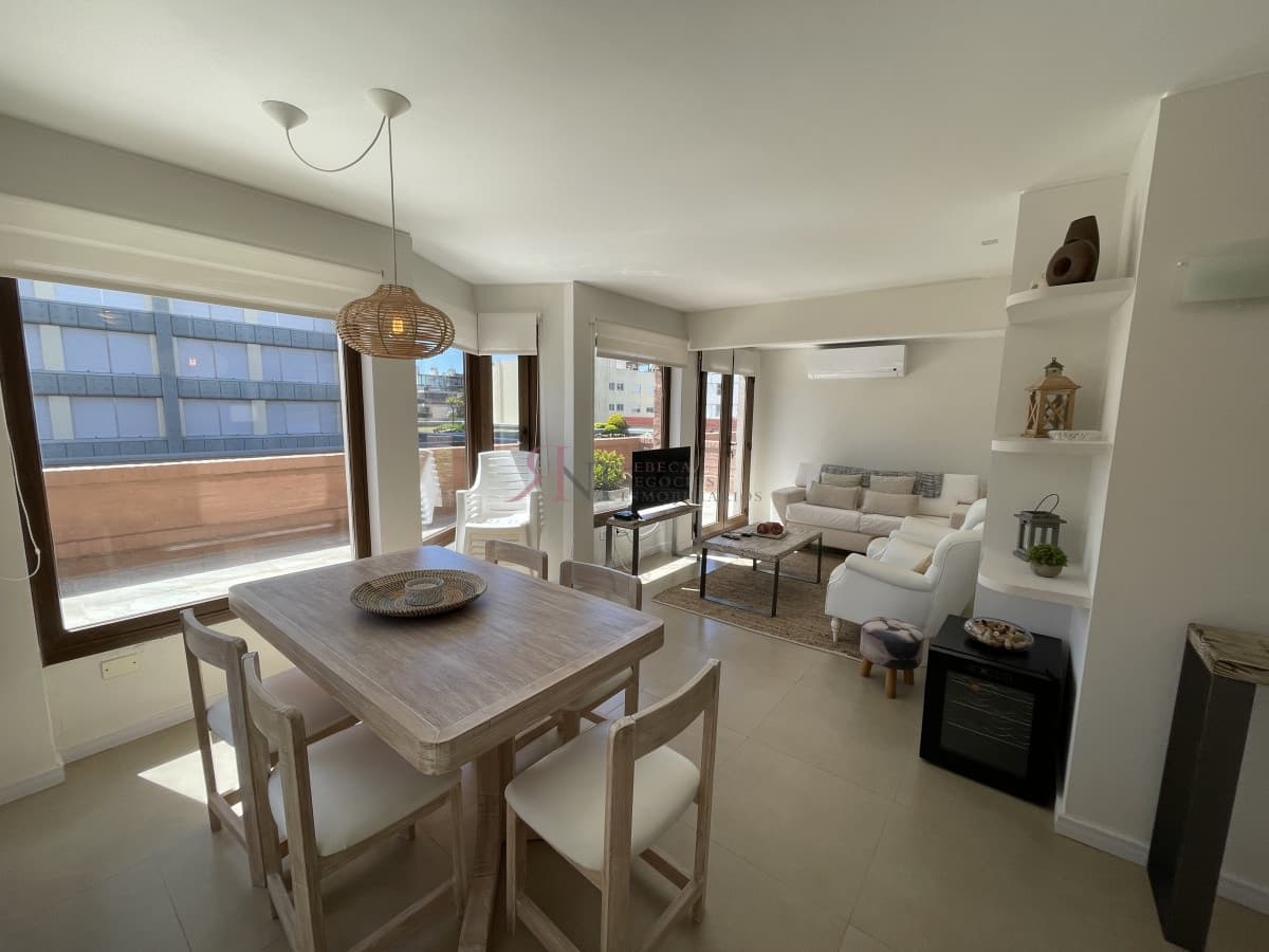 Lindo, moderno, gran terraza con parrillero de uso exclusivo									(ref.#9653)