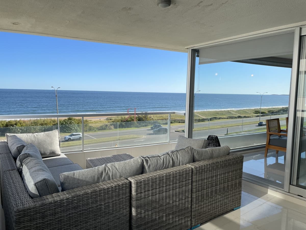 PENT HOUSE, CON AMPLIA TERRAZA, PARRILLERO PROPIO Y AMPLIA VISTA AL MAR									(ref.#9330)