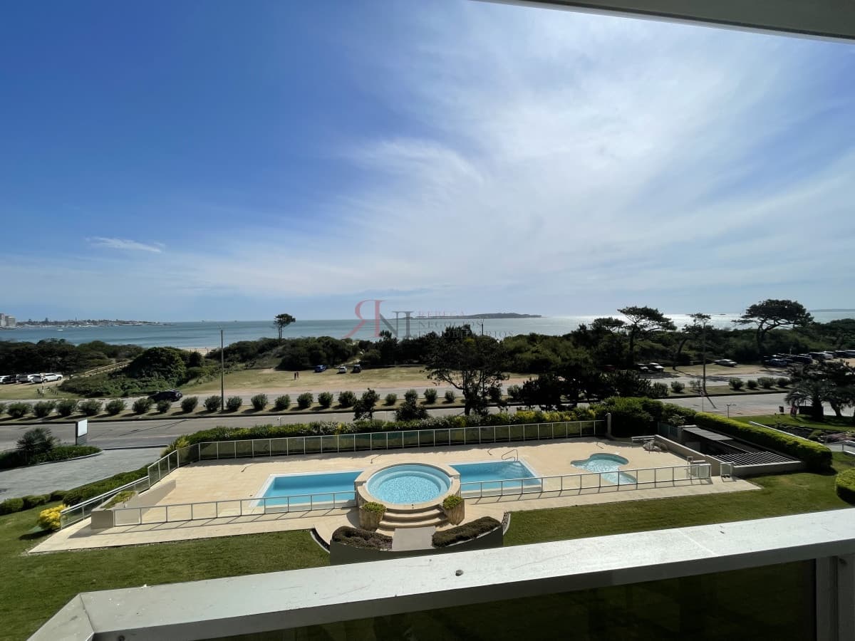 Frente al mar impecable, linda vista al mar									(ref.#5682)