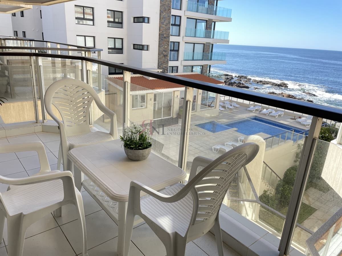 Frente al mar en Peninsula con buena vista a Playa Brava 									(ref.#9796)