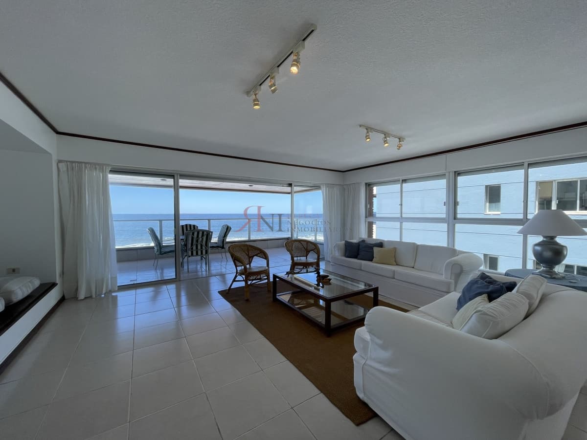 Excelente vista al mar - MUY INTERESADO EN VENDER									(ref.#9893)