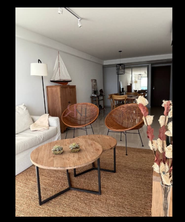 Ubicado a 150 mts del mar , lindo apto. con vista al mar y parrillero propio 									(ref.#10937)