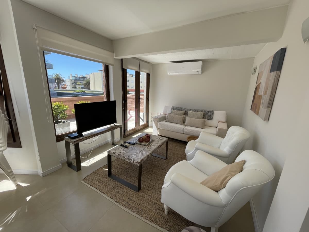 Lindo, moderno, gran terraza con parrillero de uso exclusivo									(ref.#9653)