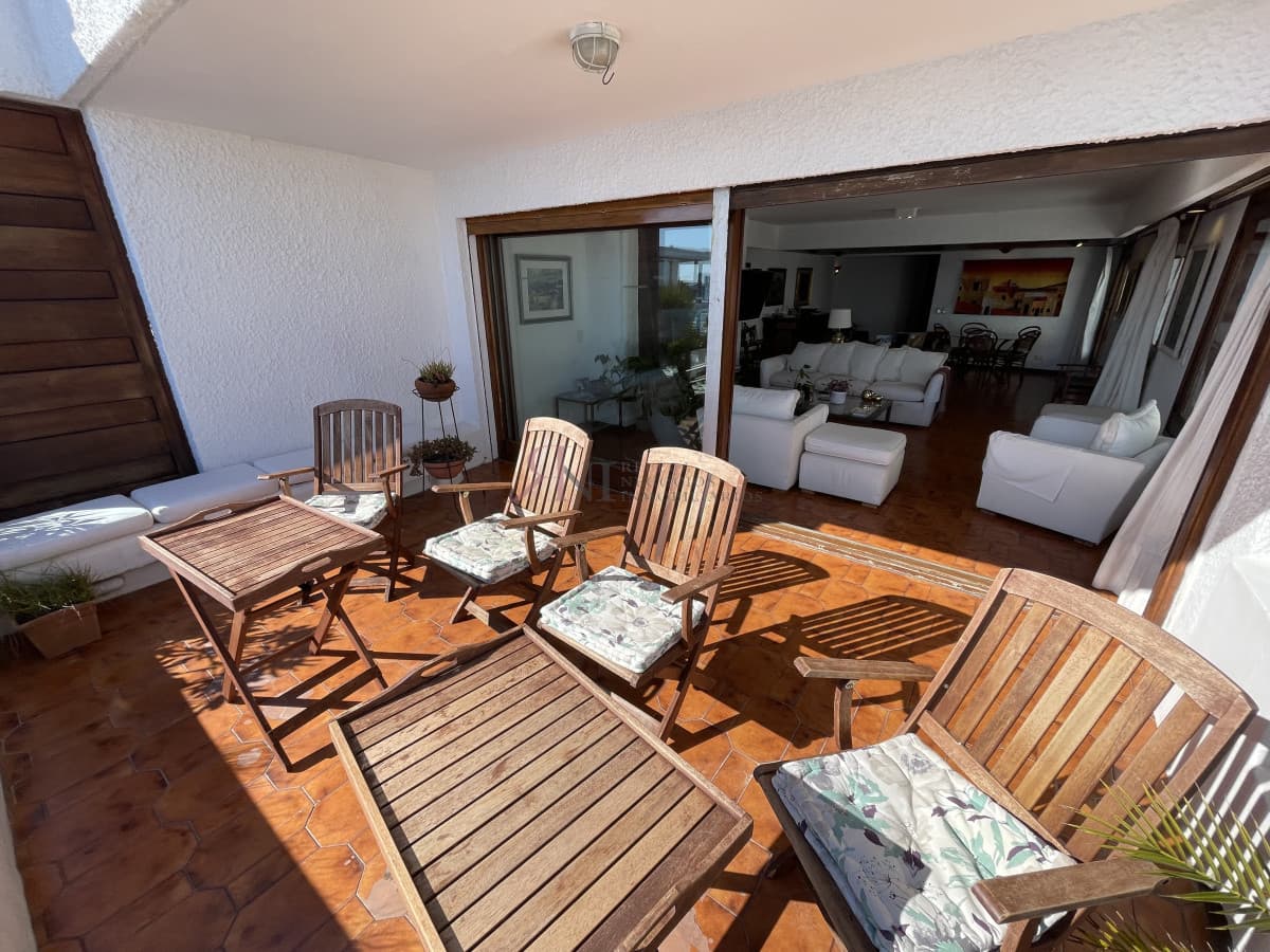 Amplio apto con espectacular Terraza y vista al puerto									(ref.#4474)