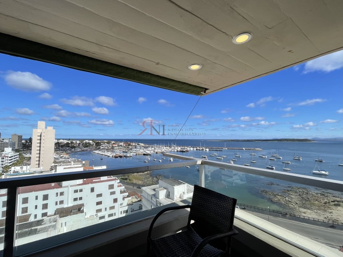 Piso alto con excelente vista al Puerto desde todos los ambientes									(ref.#8420)