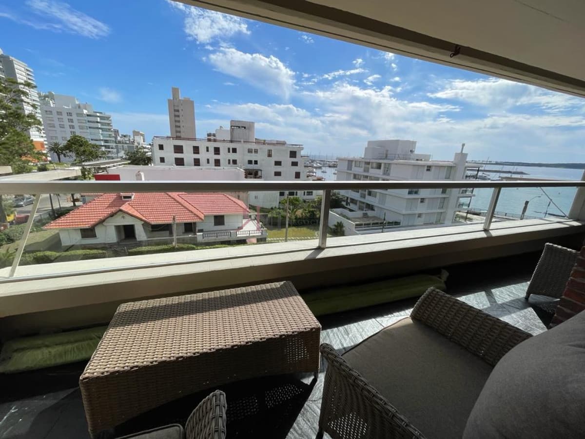 Terraza con vista la Puerto, aire acondicionado, garaje, mucama									(ref.#11787)