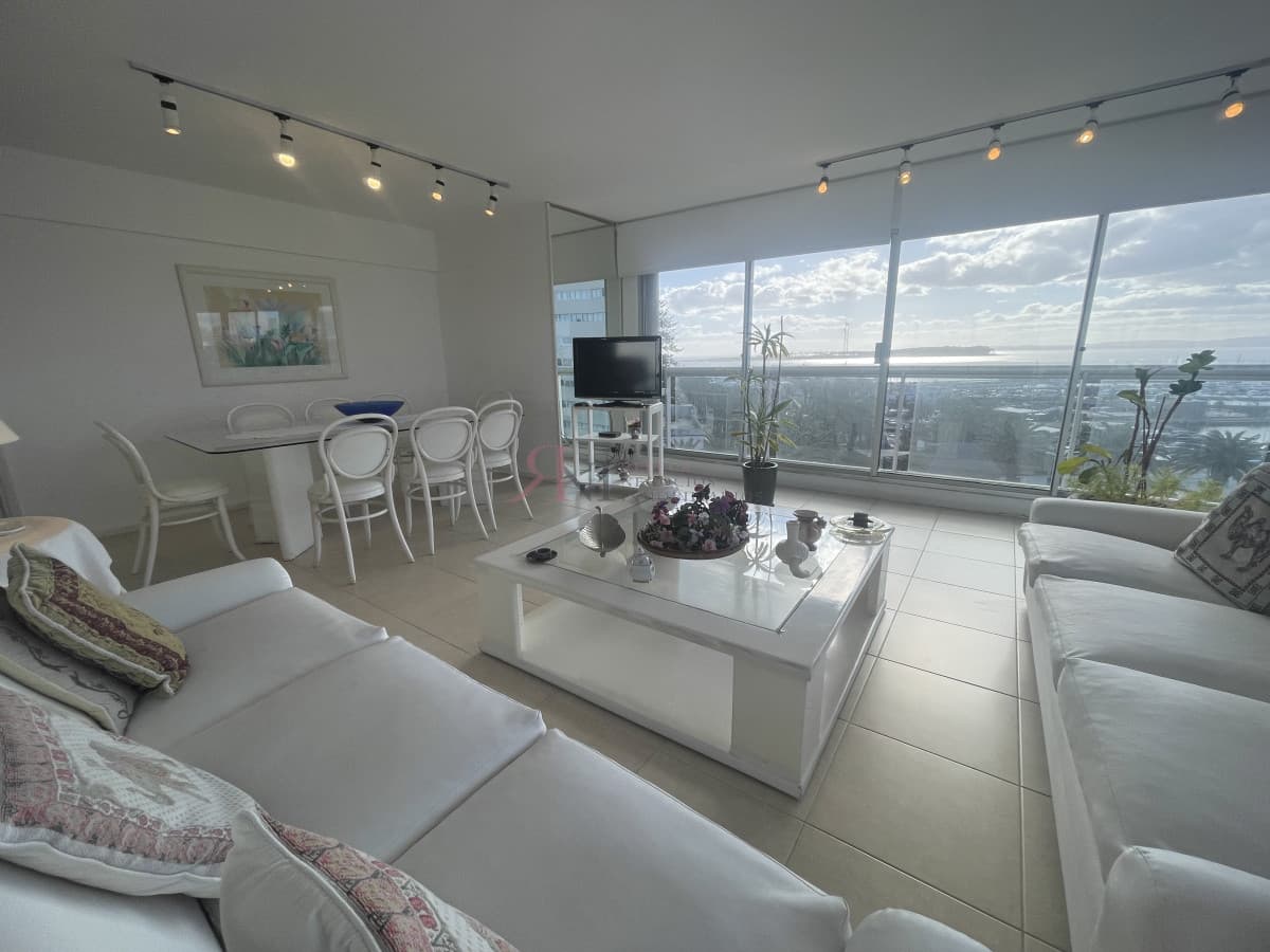 Apartamento a Pasos del Mar.									(ref.#113832)