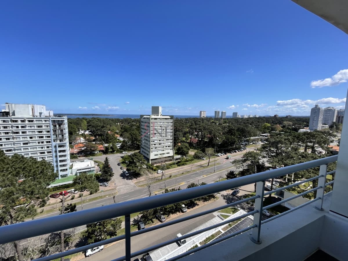 Avenida Roosevelt, amplio luminoso, bien equipado									(ref.#113032)