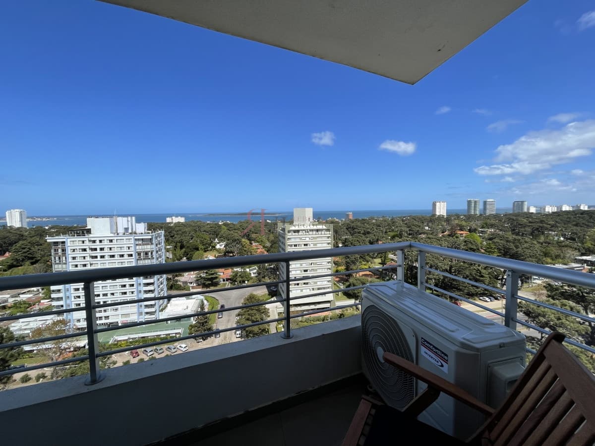 Terraza, garage, servicio de mucama 									(ref.#112368)