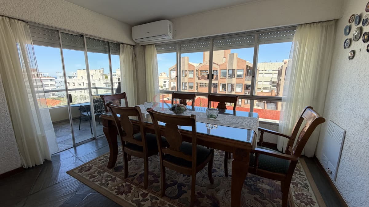 Amplio apartamento en el centro de la peninsula									(ref.#2074)