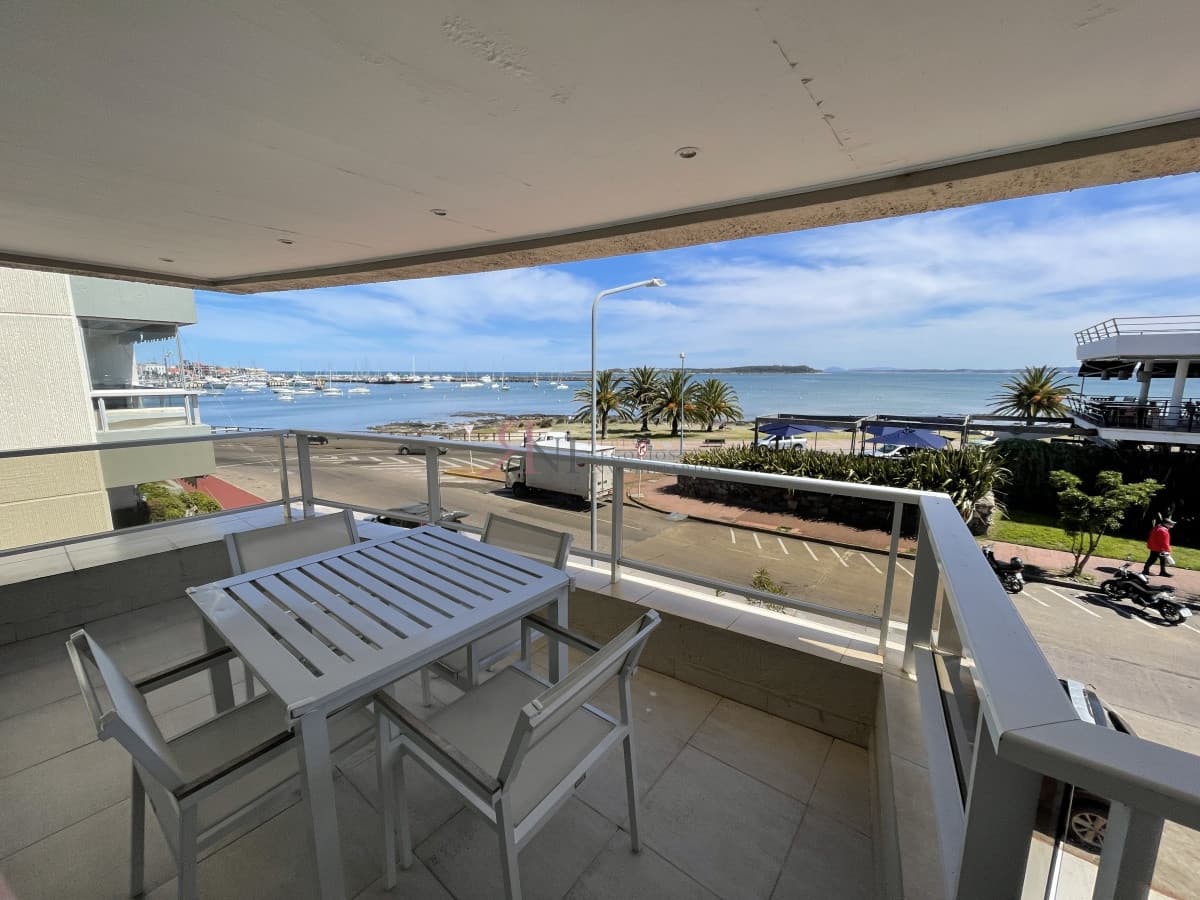 Puerto, excelente vista y amplia terraza, parrillero									(ref.#8839)