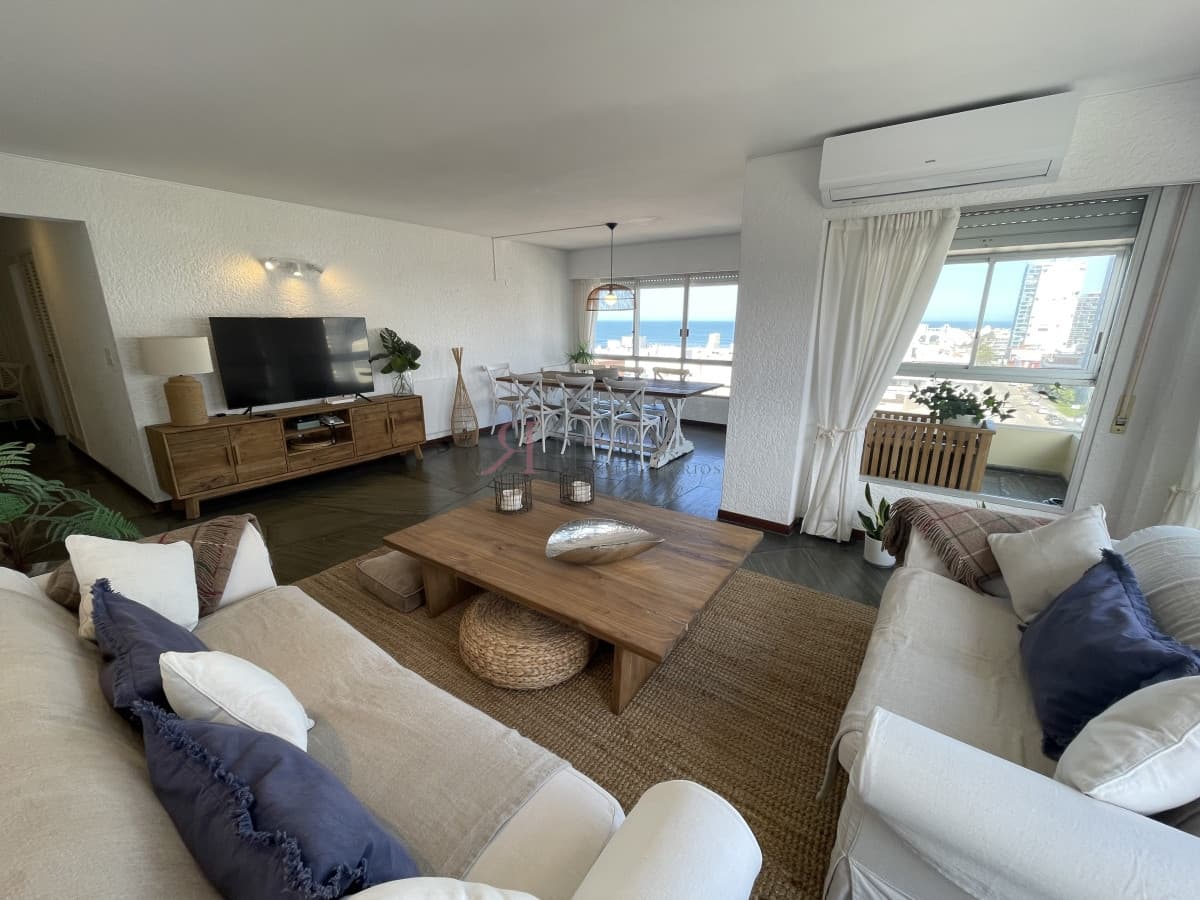 Lindo decorado, todo a nuevo , vista al mar 									(ref.#2072)