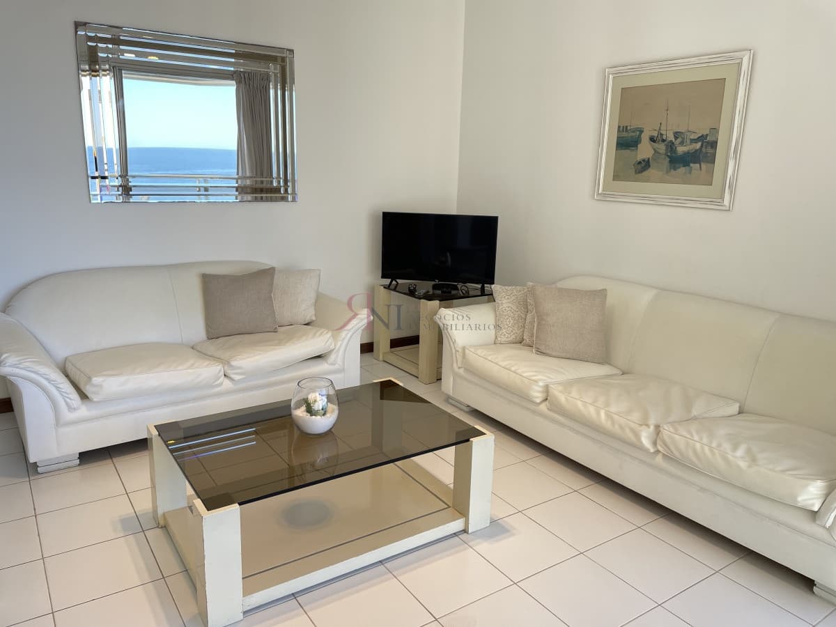 Frente al mar en Peninsula con buena vista a Playa Brava 									(ref.#9796)