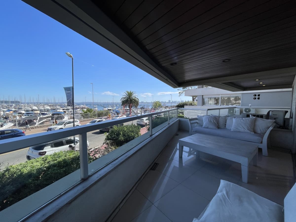 Puerto, lindo apto. con buena vista y amplia terraza									(ref.#8051)