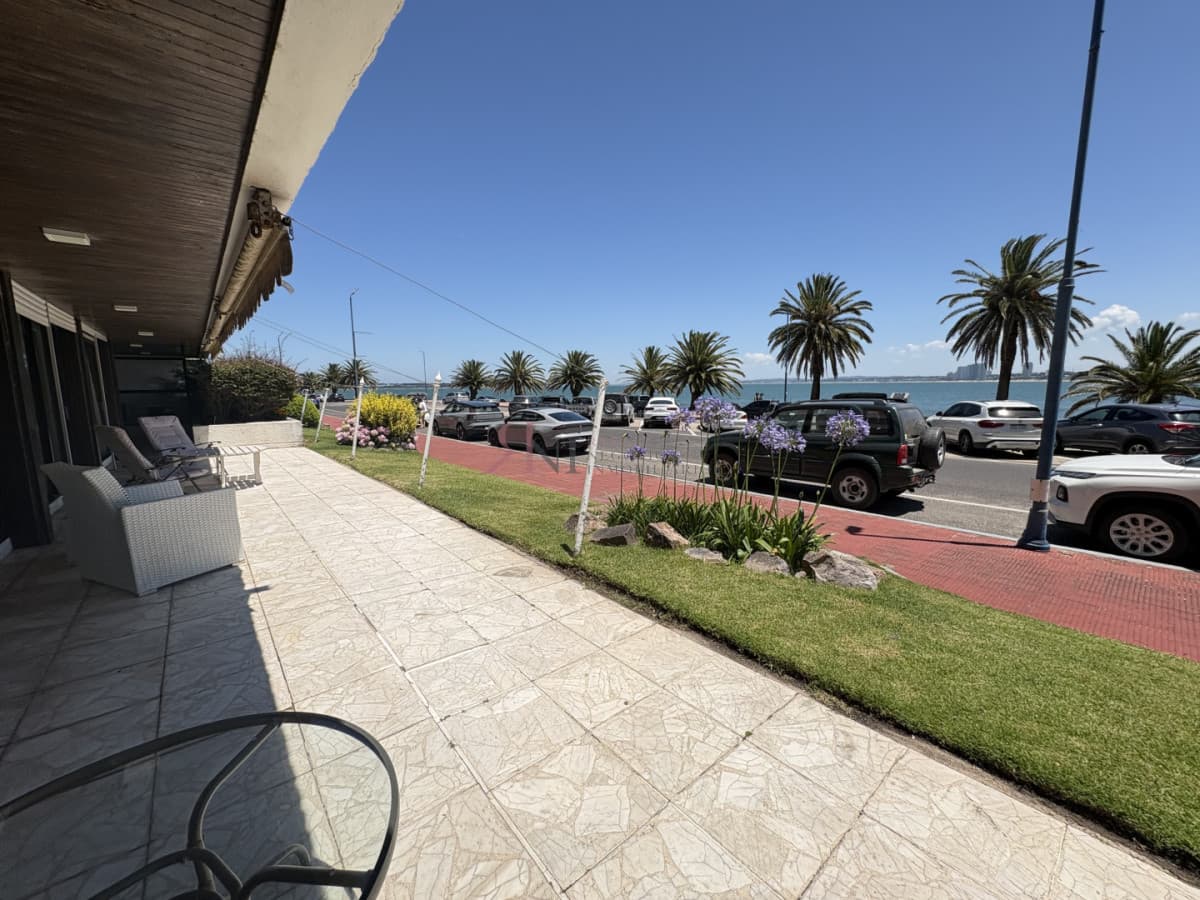 Exclusivo, como una casa pero con ventajas de apto									(ref.#4444)