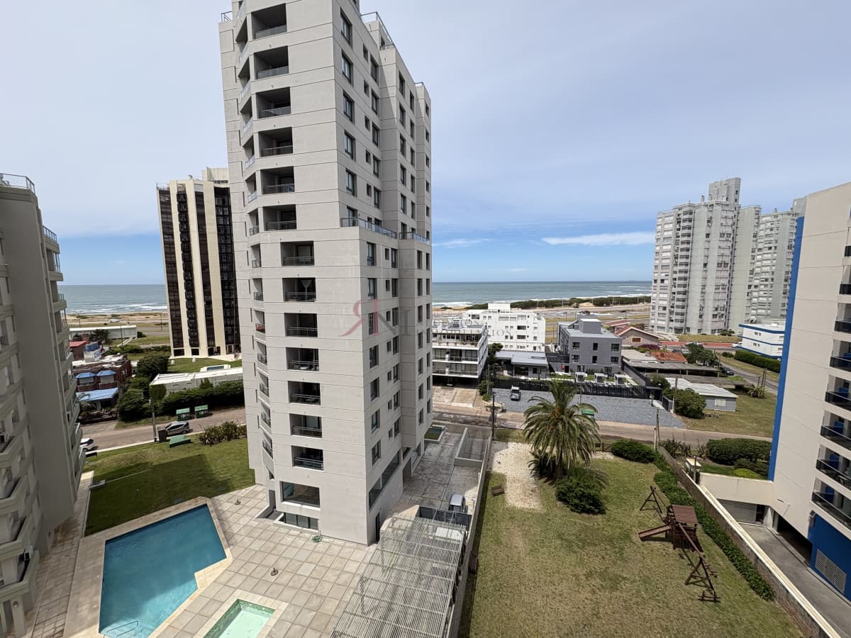 Amplia terraza con vista a la Brava 									(ref.#112411)