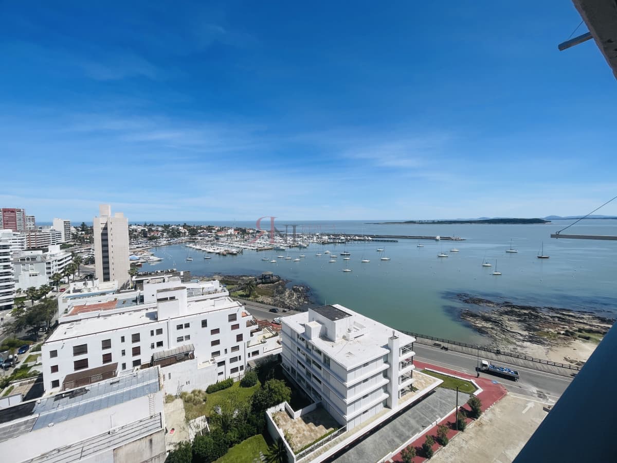 Excelente vista al Puerto desde todos los ambientes									(ref.#3537)