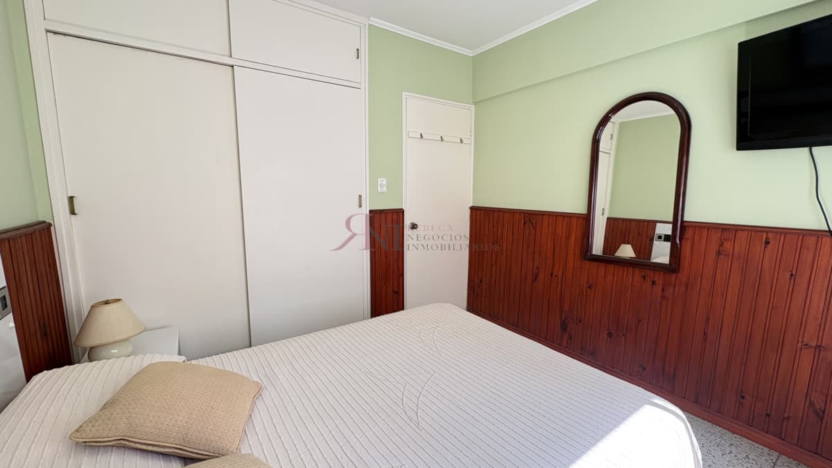 Impecable, capacidad para 4 personas, aire, Wi Fi, garage									(ref.#1541)