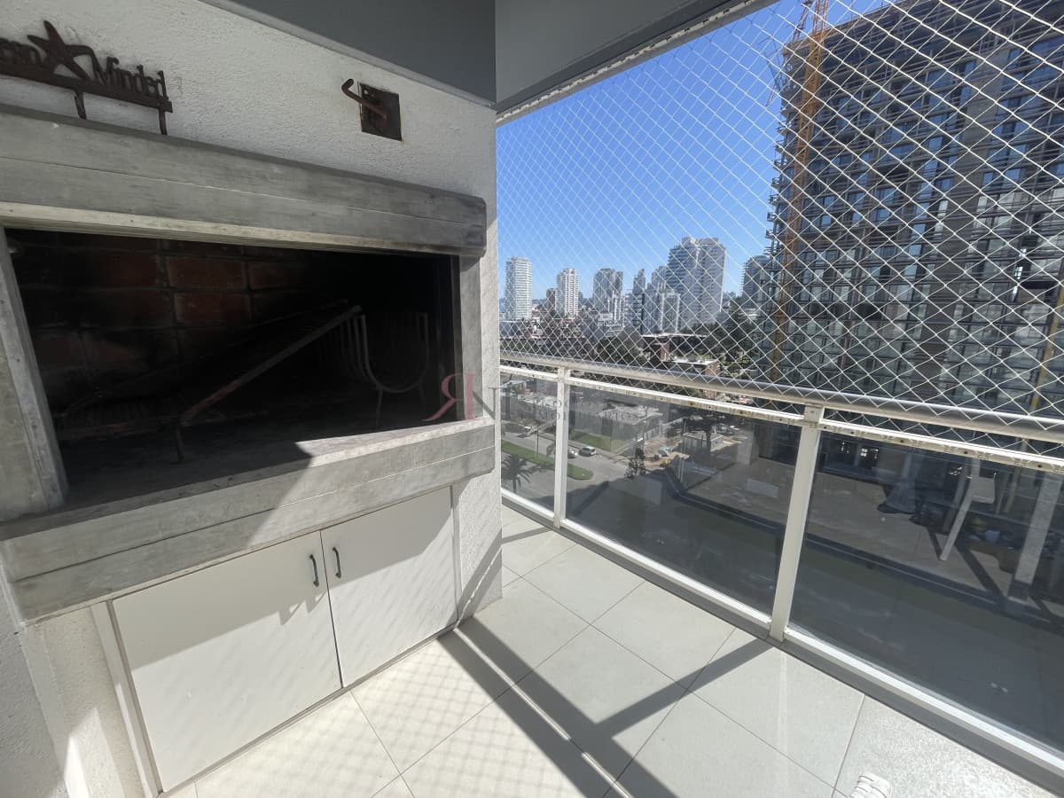 Terraza con parrillero, piso alto									(ref.#2836)