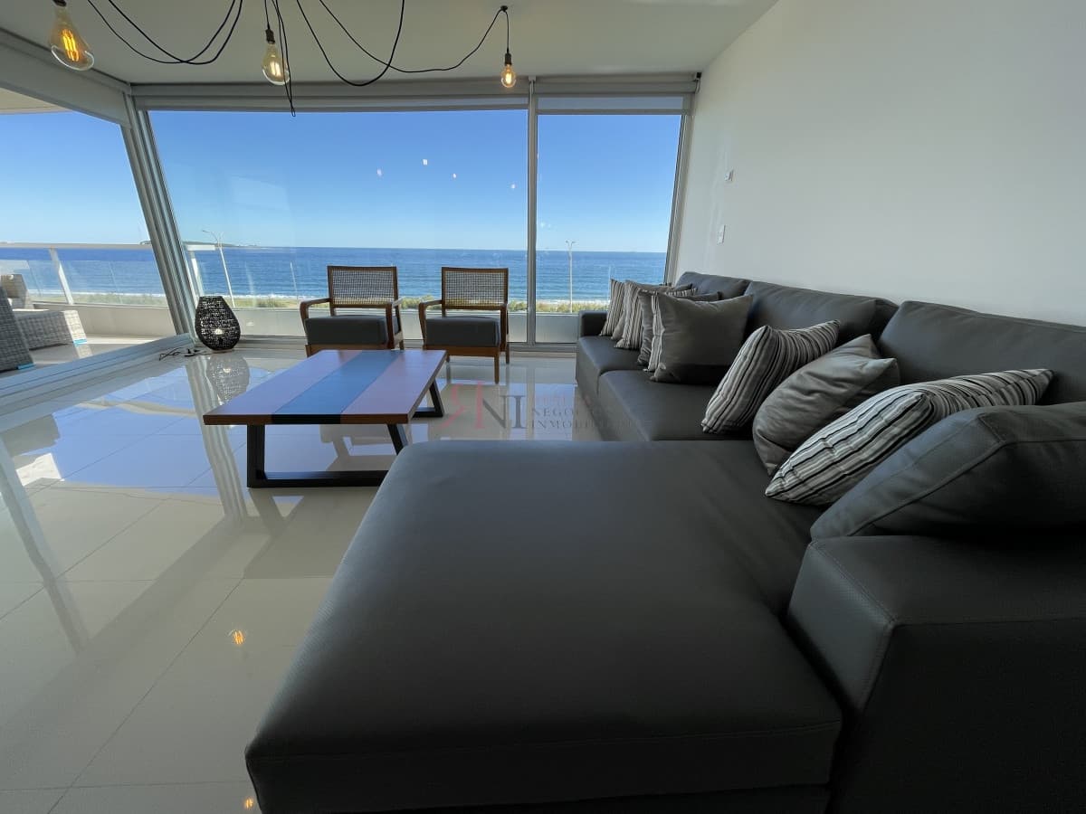 PENT HOUSE, CON AMPLIA TERRAZA, PARRILLERO PROPIO Y AMPLIA VISTA AL MAR									(ref.#9330)