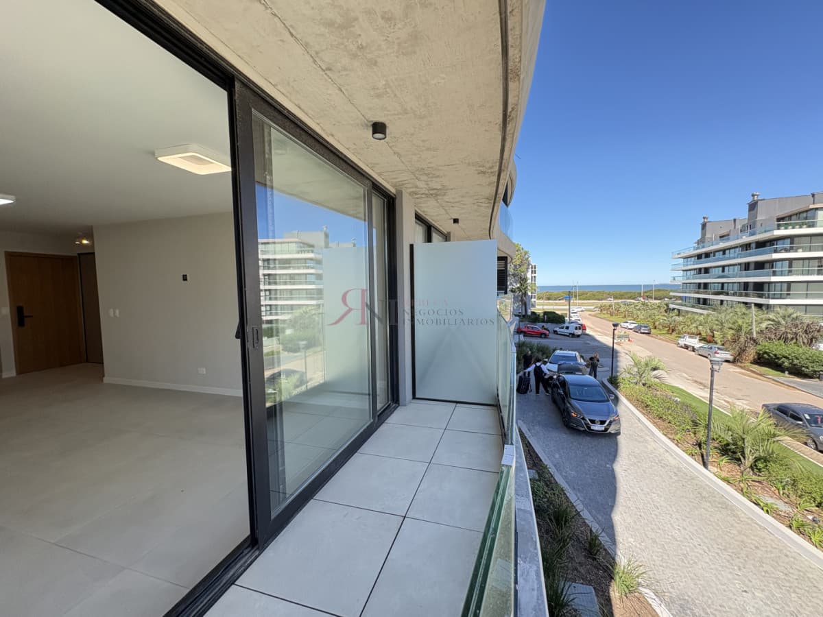 Gran terraza con linda vista al mar, orientación norte 									(ref.#114049)