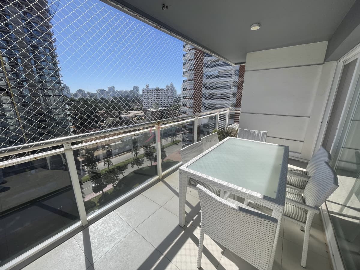 Terraza con parrillero, piso alto									(ref.#2836)