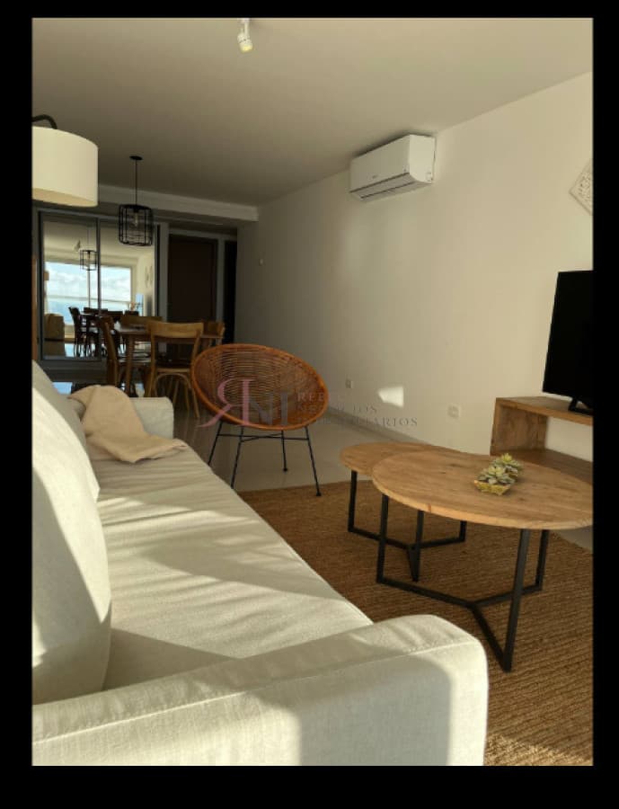 Ubicado a 150 mts del mar , lindo apto. con vista al mar y parrillero propio 									(ref.#10937)