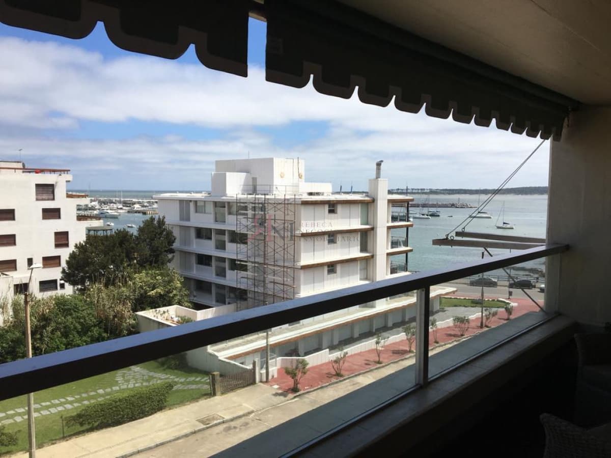 Terraza con vista la Puerto, aire acondicionado, garaje, mucama									(ref.#11787)