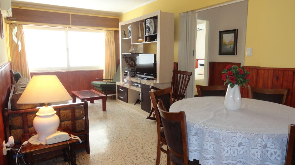 Impecable, capacidad para 4 personas, aire, Wi Fi, garage									(ref.#1541)