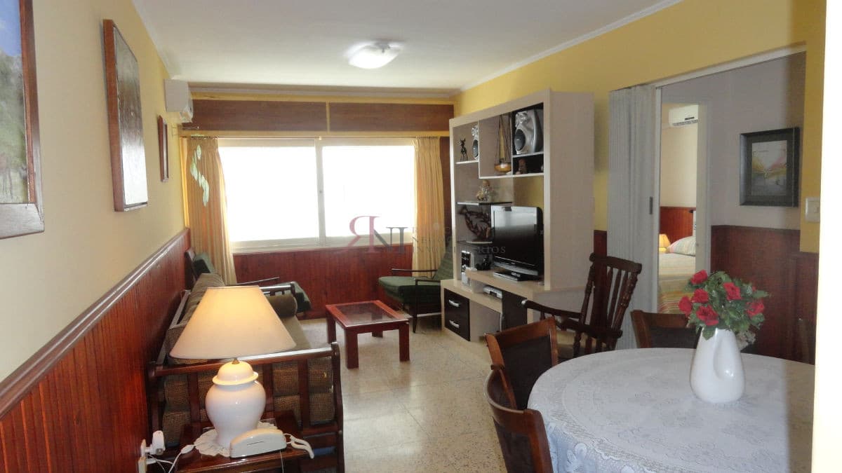 Impecable, capacidad para 4 personas, aire, Wi Fi, garage									(ref.#1541)