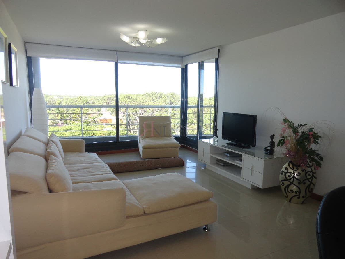 Lindo apartamento, luminoso, moderno, amplio									(ref.#8644)