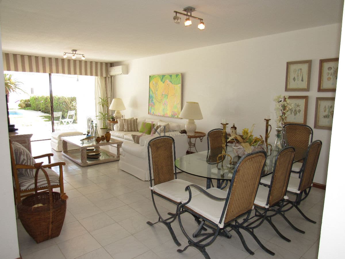 Terraza con piscina exclusiva 									(ref.#882)