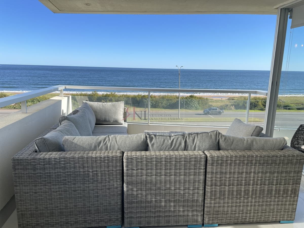 PENT HOUSE, CON AMPLIA TERRAZA, PARRILLERO PROPIO Y AMPLIA VISTA AL MAR									(ref.#9330)