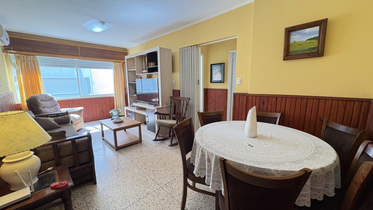 Impecable, capacidad para 4 personas, aire, Wi Fi, garage									(ref.#1541)