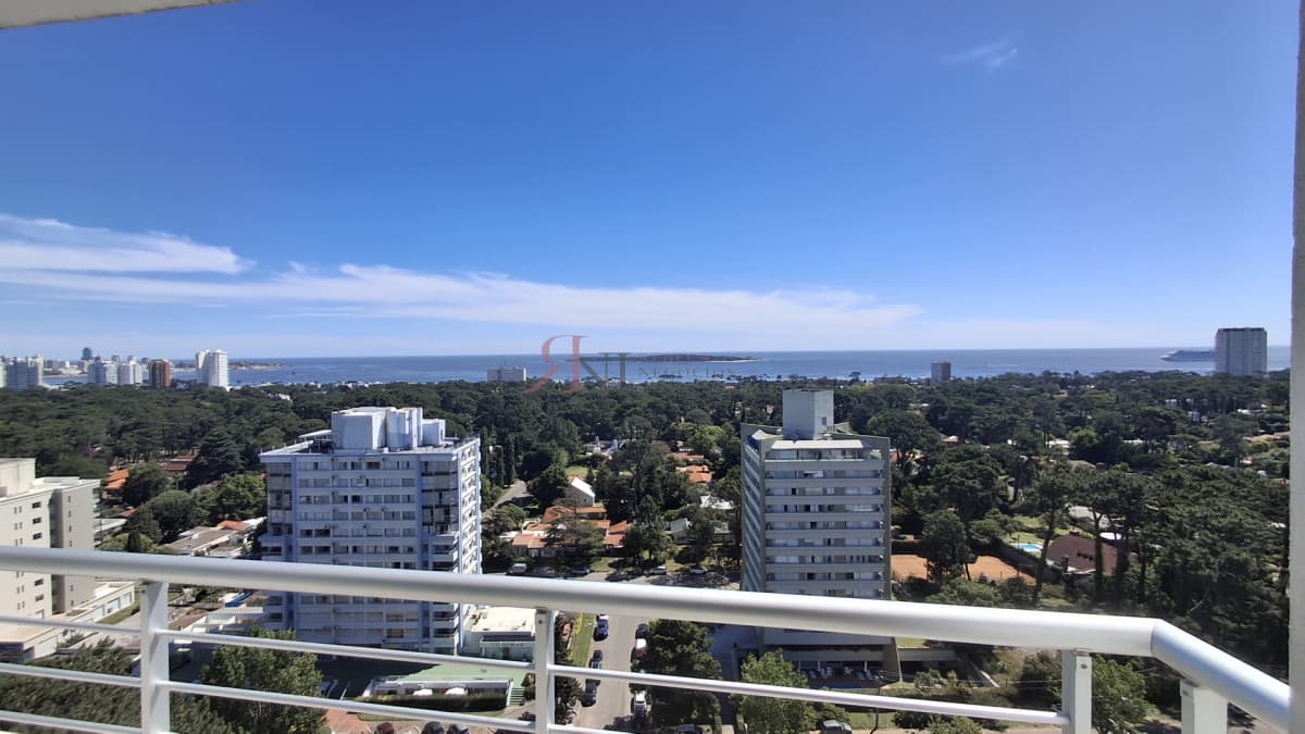 Apto piso  alto con increible vista al mar y a la ciudad									(ref.#10360)