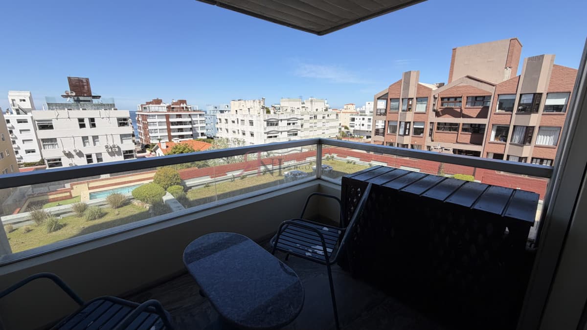 Amplio apartamento en el centro de la peninsula									(ref.#2074)