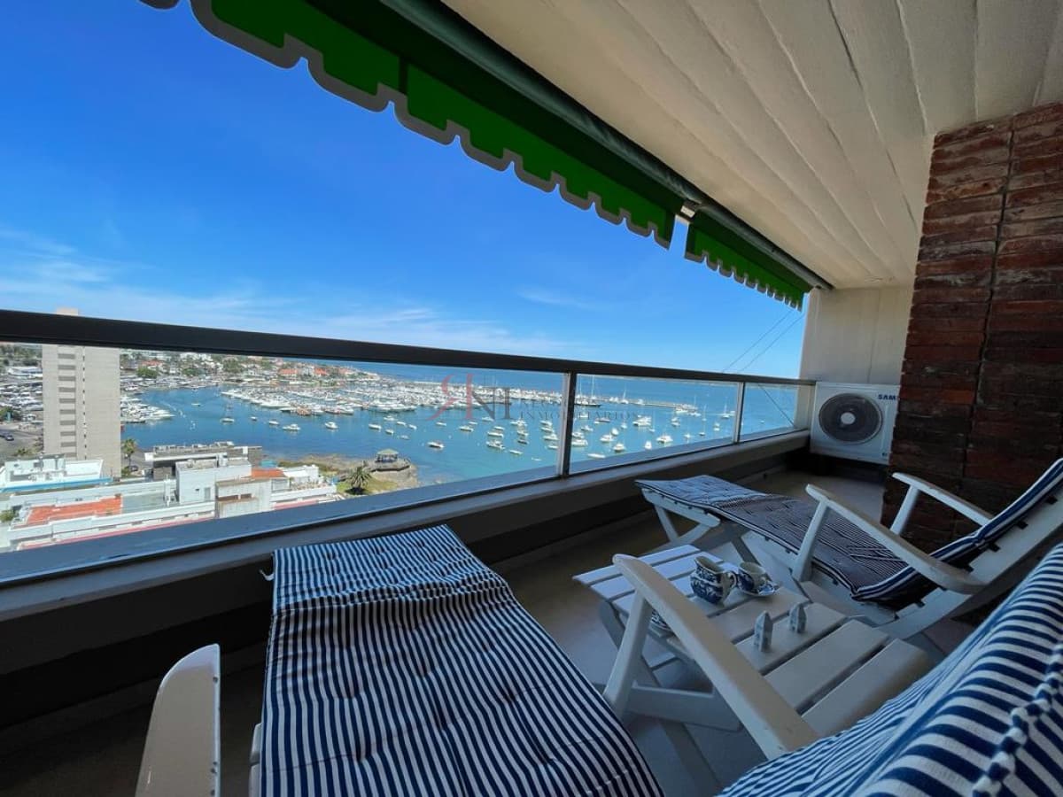 Excelente vista al Puerto, gran terraza para disfrutar a toda hora									(ref.#4441)
