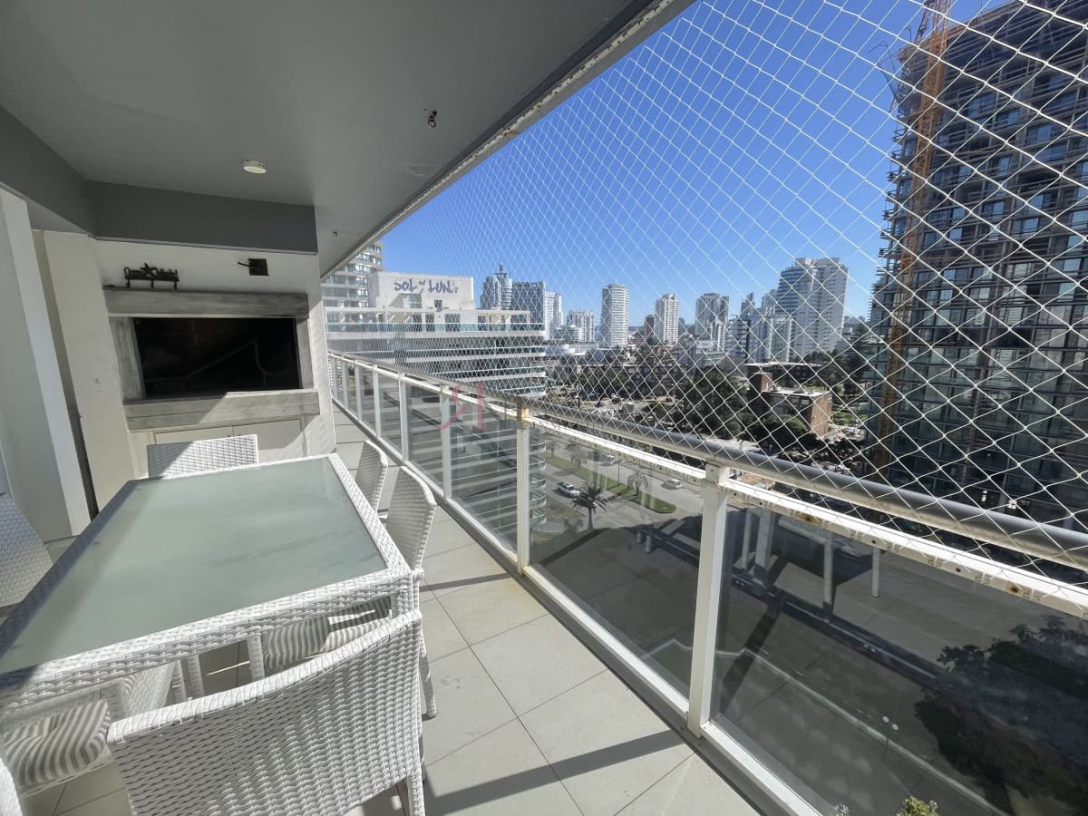 Terraza con parrillero, piso alto									(ref.#2836)