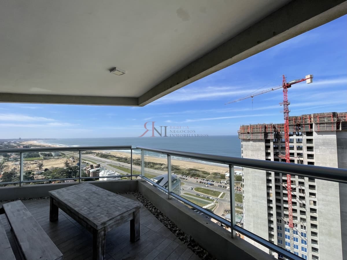 Zona Brava, a pasos del mar									(ref.#11222)