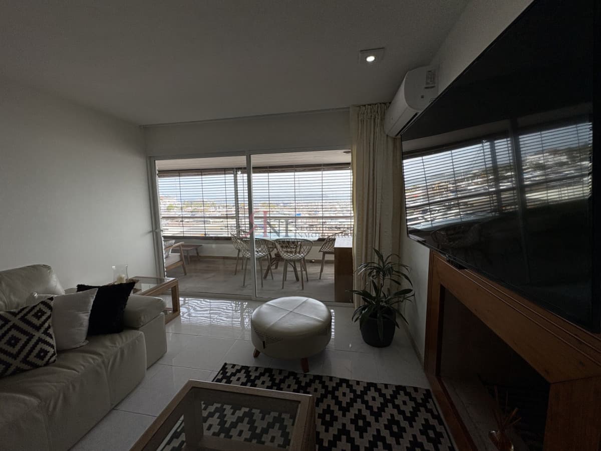 Impecable apto. primera linea del Puerto									(ref.#10214)