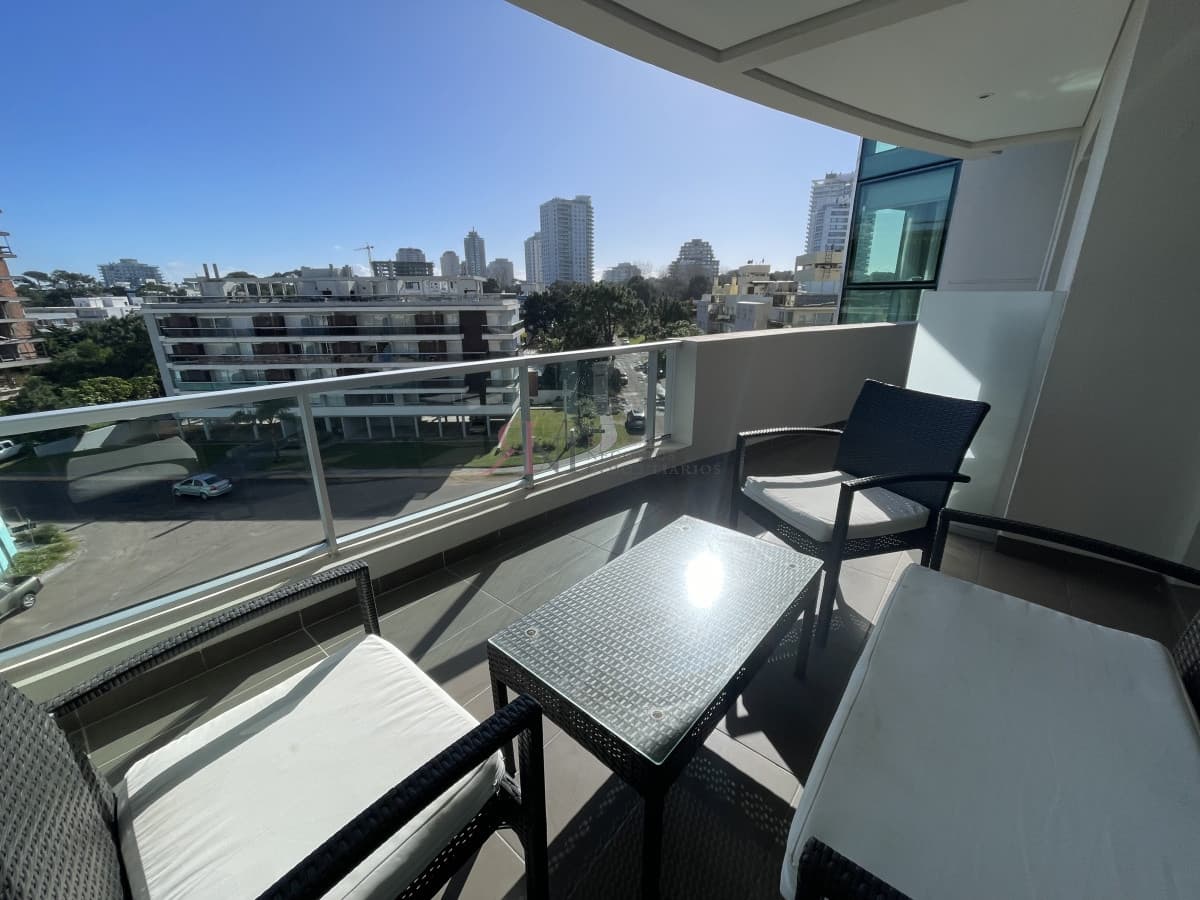 Linda terraza, todos los amenities, cerca del mar, servicio playa									(ref.#11256)