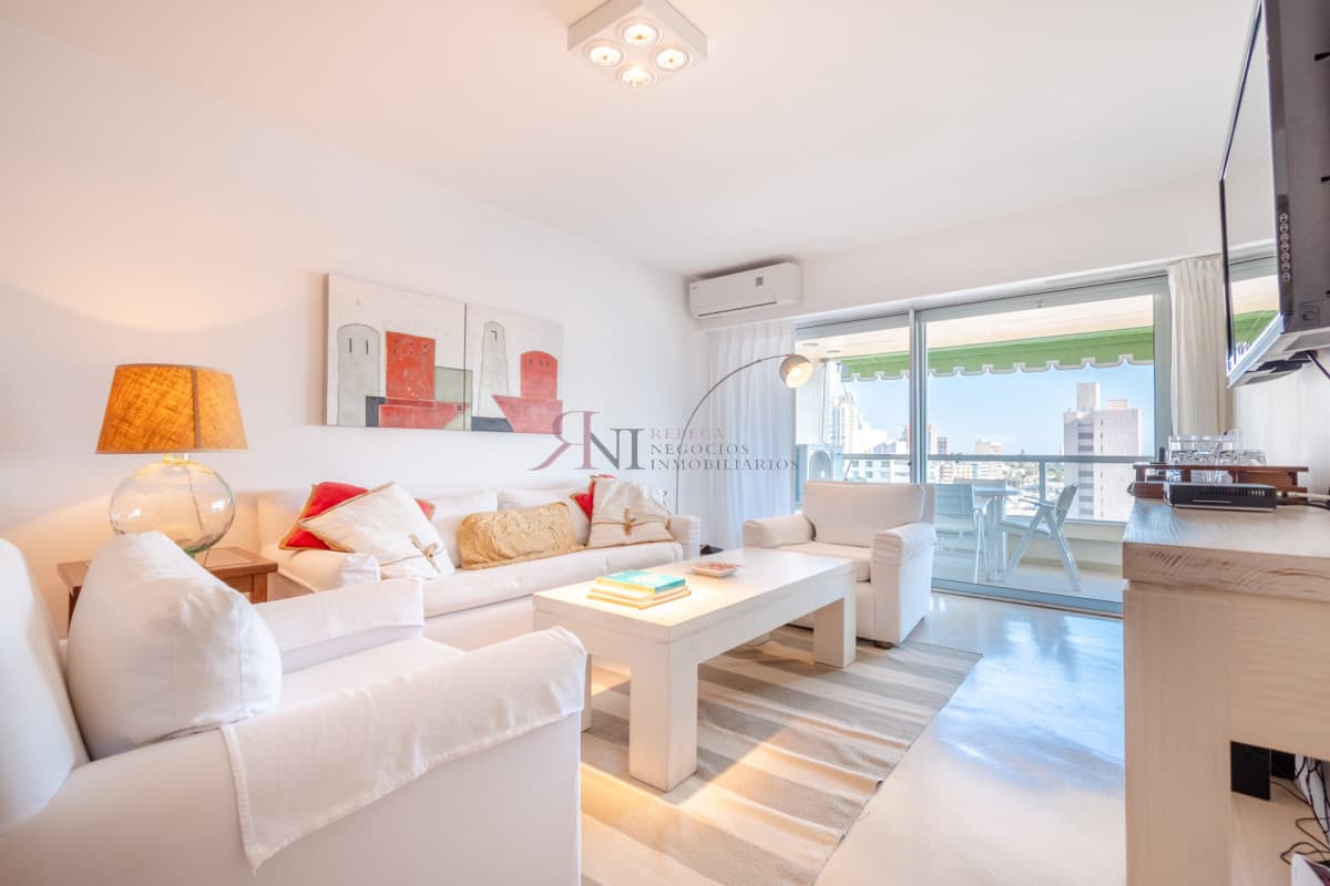 Lindisimo apartamento con buena vista al Puerto y buena terraza 									(ref.#7020)