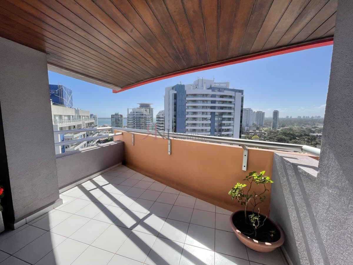 A metros de playa brava  y con servicio de playa									(ref.#5216)