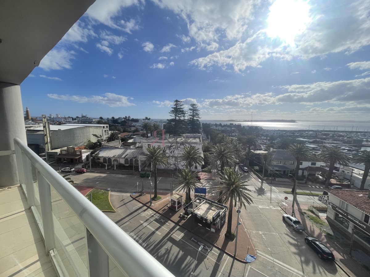 Apartamento a Pasos del Mar.									(ref.#113832)