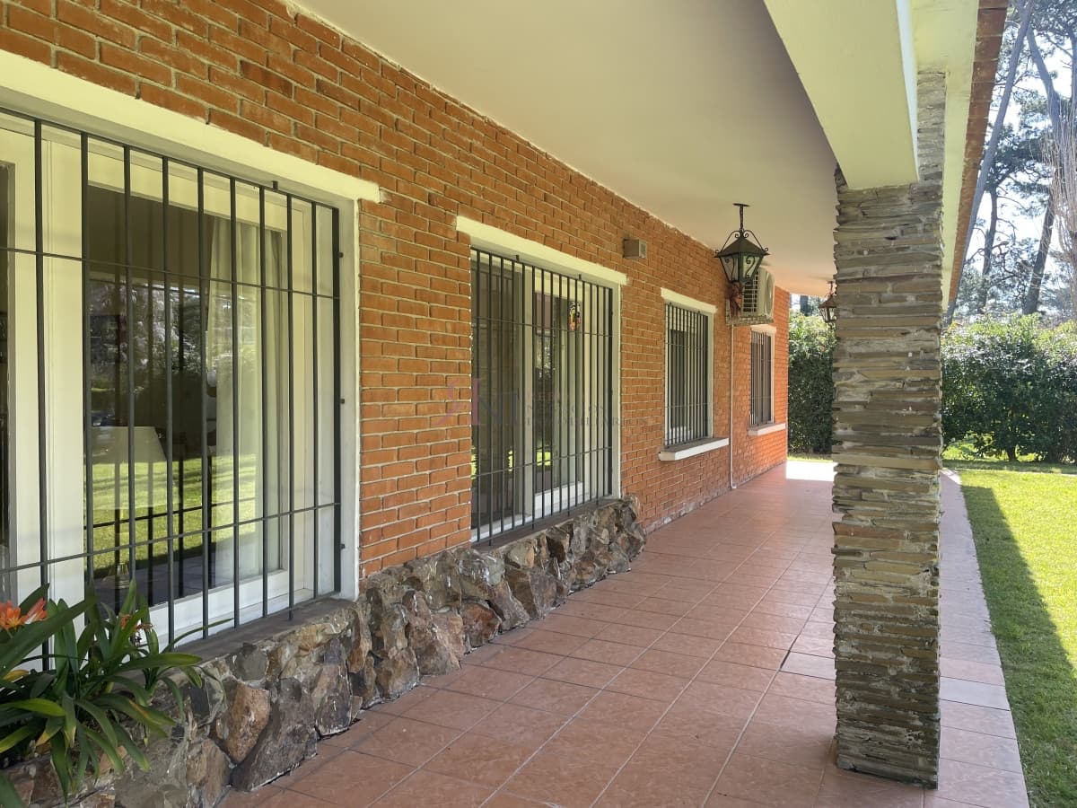 Lindo entorno, cercada, alarma, aire acondicionado (ref.#112460)