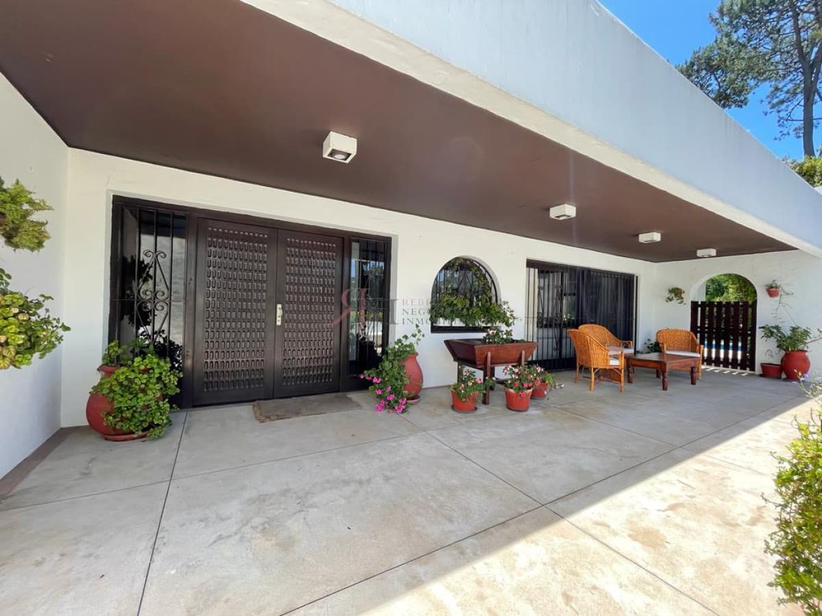 Gran casa para disfrutar con toda la familia cerca de todo con excelente entorno (ref.#709)