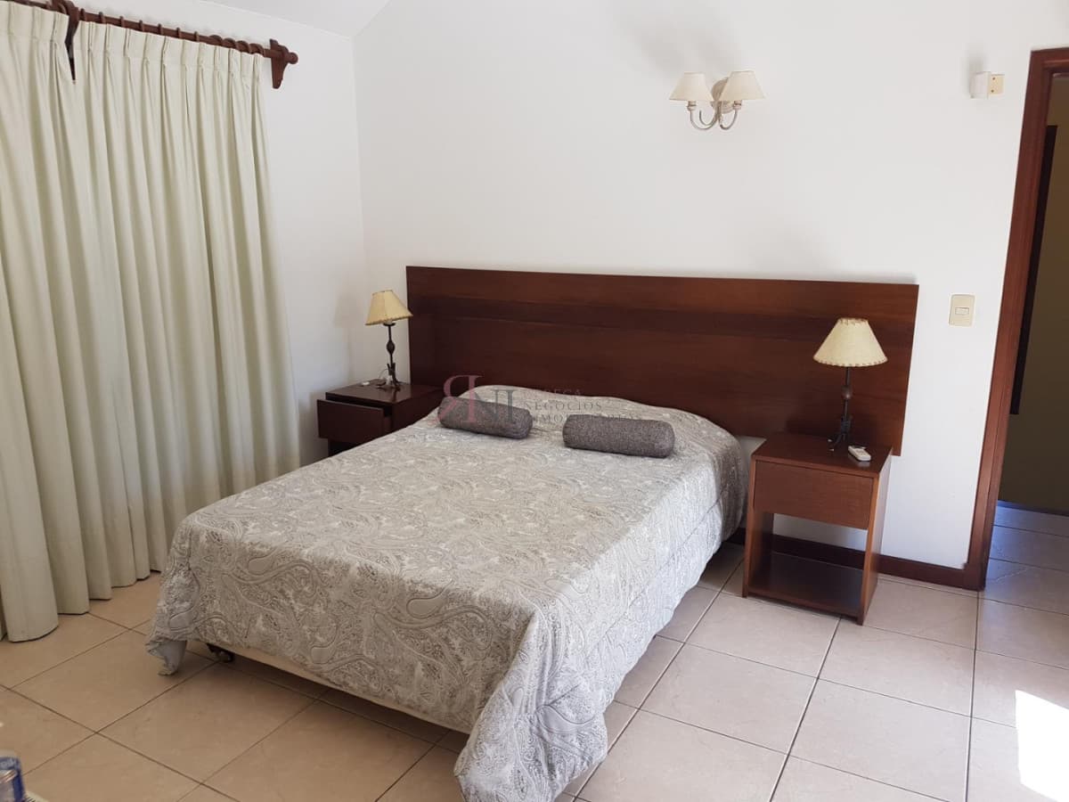 CASA EN JARDINES DE CORDOBA (ref.#7902)